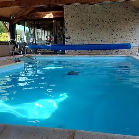 펜션 La Fontaine du Perche - Home Cinéma, Sauna, SPA, piscine intérieure chauffée jusqu'à fin novembre