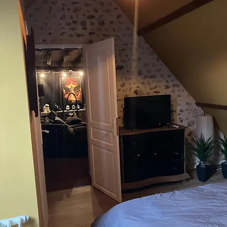 펜션 La Fontaine du Perche - Home Cinéma, Sauna, SPA, piscine intérieure chauffée jusqu'à fin novembre Longny-les-Villages